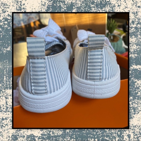 Rocket Dog Women’s Pinstripe Slip on Bow Flats - Picture 6 of 7